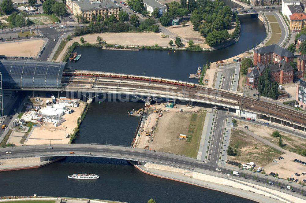 Berlin aus der Vogelperspektive: Areal des Humboldthafens am Hauptbahnhof in Berlin Moabit