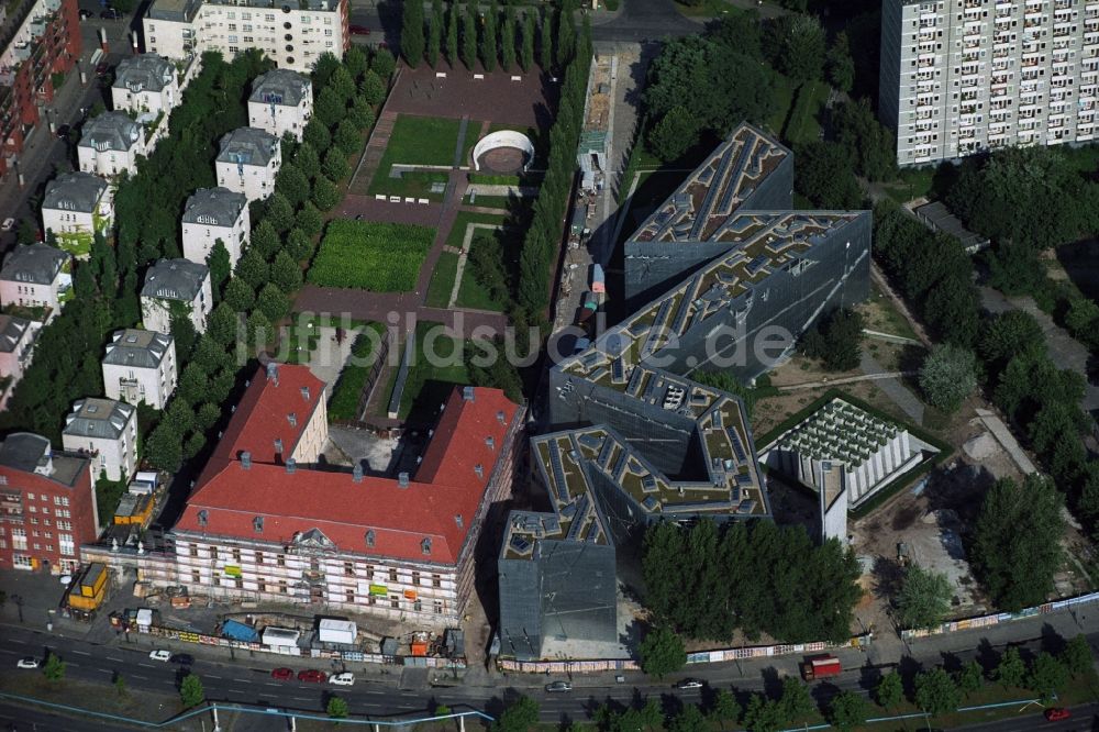 Berlin Kreuzberg aus der Vogelperspektive: Areal des Jüdischen Museum an der Lindenstraße in Berlin Kreuzberg