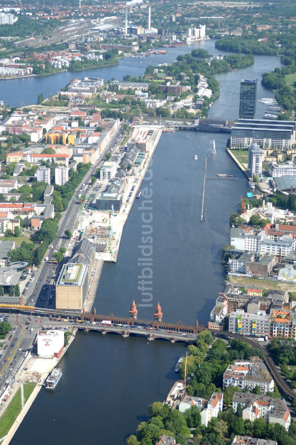Luftaufnahme Berlin - Areal Mediaspree, im Bereich des früheren Osthafens der BEHALA