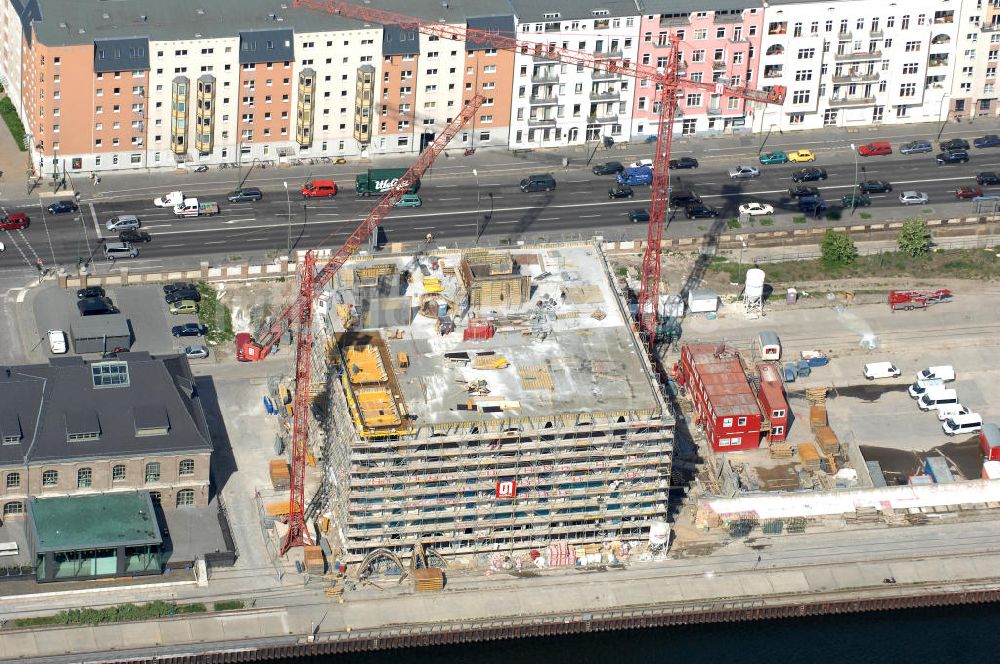 Luftbild Berlin - Areal Mediaspree, im Bereich des früheren Osthafens der BEHALA