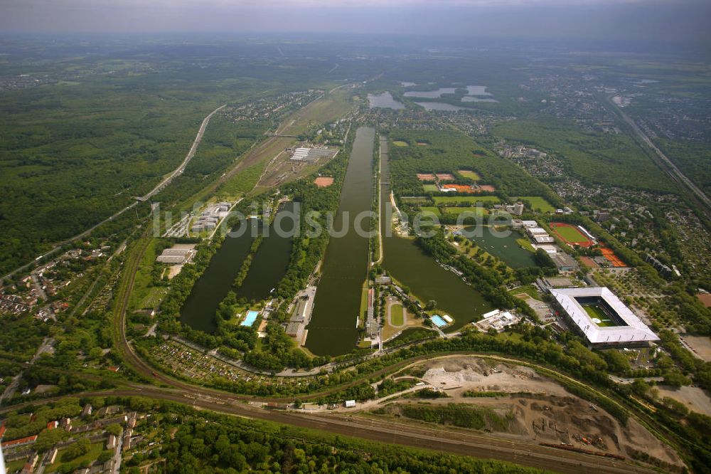 Luftaufnahme Duisburg - Areal an der MSV-Arena Wedau mit der Regattabahn und der Parallelkanal in Duisburg