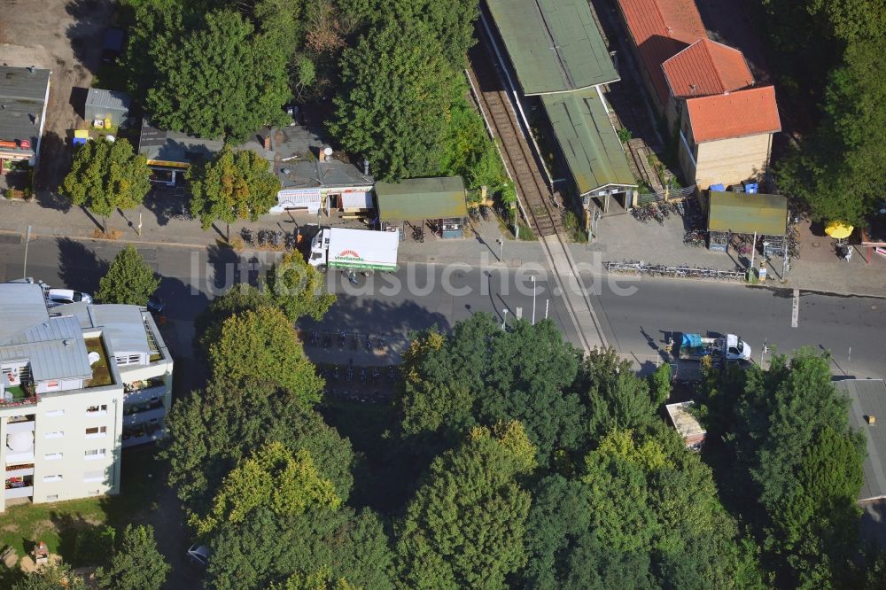 Berlin von oben - Areal Prinzessinnenstraße / Bahnhofstraße an der Bahnstrecke Dresdner Bahn zum S- Bahnhof Lichtenrade in Berlin