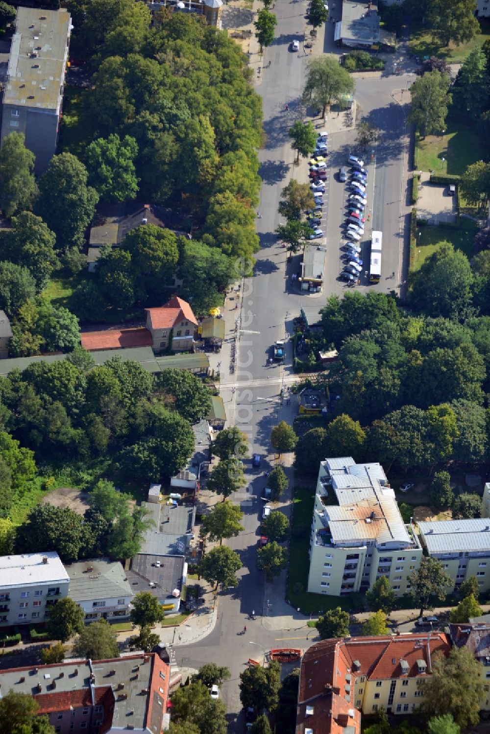 Luftbild Berlin - Areal Prinzessinnenstraße / Bahnhofstraße an der Bahnstrecke Dresdner Bahn zum S- Bahnhof Lichtenrade in Berlin