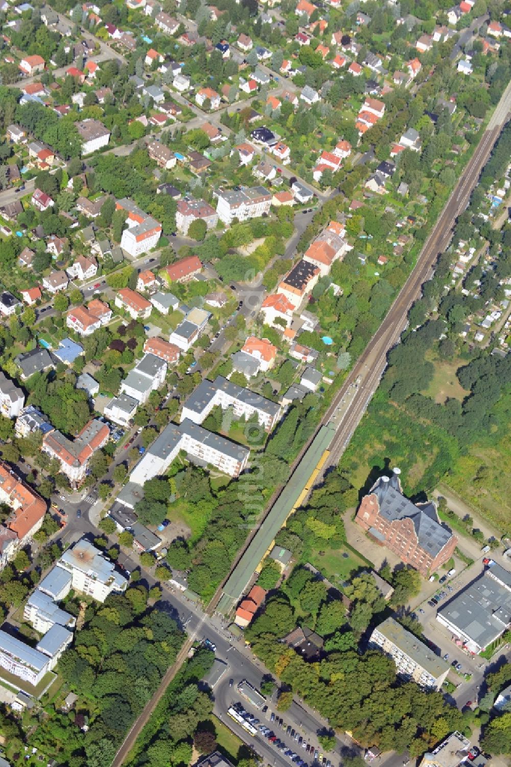 Luftaufnahme Berlin - Areal Prinzessinnenstraße / Bahnhofstraße an der Bahnstrecke Dresdner Bahn zum S- Bahnhof Lichtenrade in Berlin