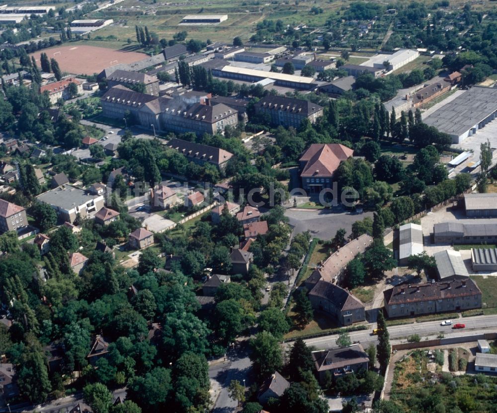 Berlin aus der Vogelperspektive: Areal der Sowjetischen Streitkräfte in Deutschland und der Verwaltung des KGB in der DDR in Berlin - Karlshorst im Bundesland Berlin