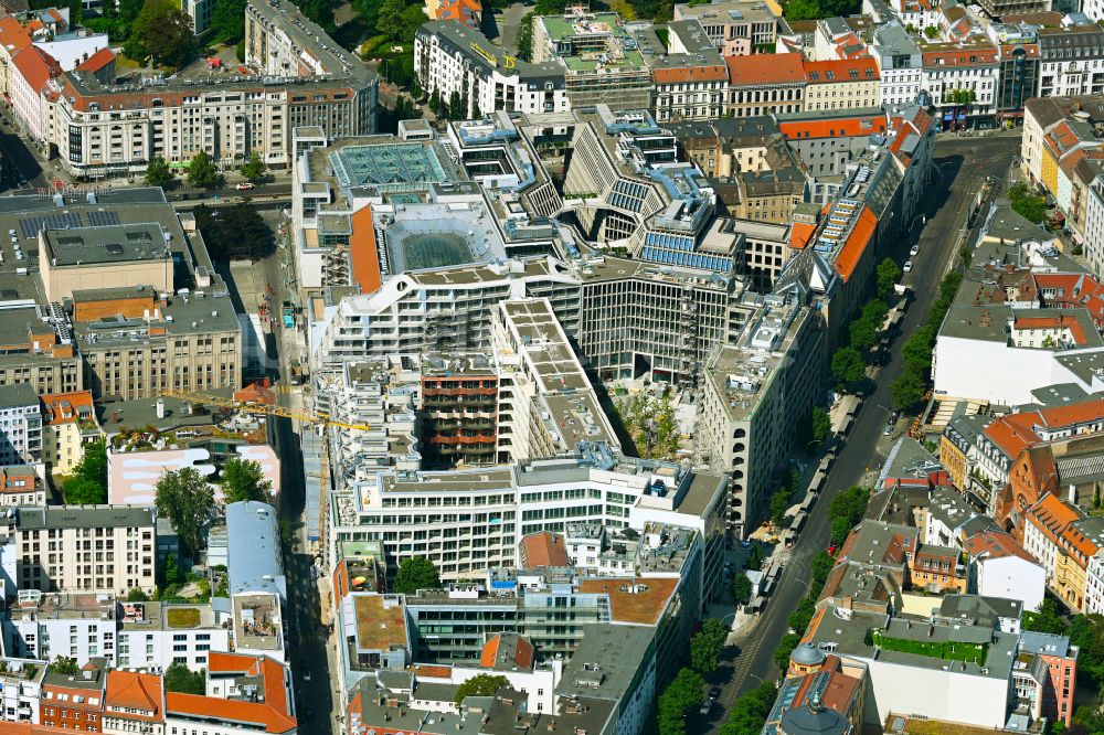 Berlin aus der Vogelperspektive: Areal am Tacheles an der Oranienburger Straße im Ortsteil Mitte in Berlin, Deutschland