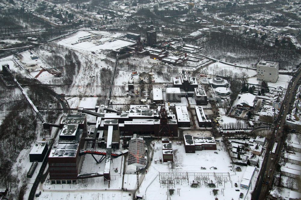 Essen von oben - Areal der Zeche Zollverein zum Auftakt der Eröffnung der Ruhr2010