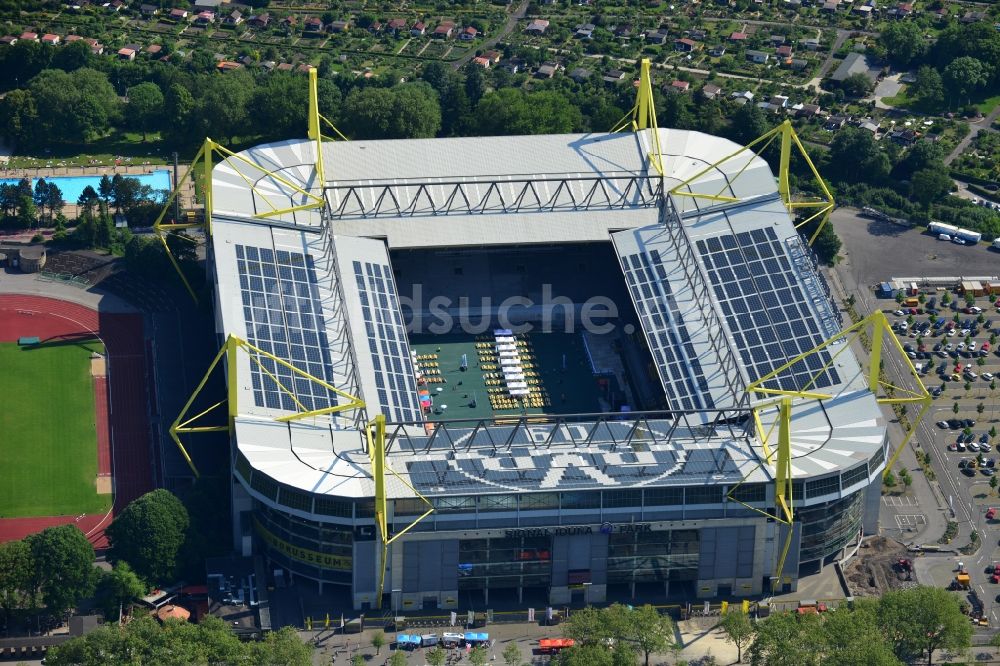 Luftbild Dortmund - Arena des Borussia Borusseum , dem Stadion Signal Iduna Park in Dortmund im Bundesland Nordrhein-Westfalen