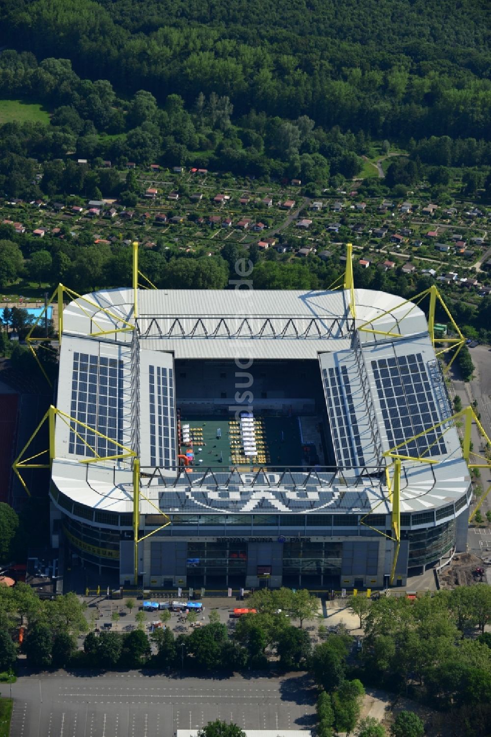 Luftaufnahme Dortmund - Arena des Borussia Borusseum , dem Stadion Signal Iduna Park in Dortmund im Bundesland Nordrhein-Westfalen