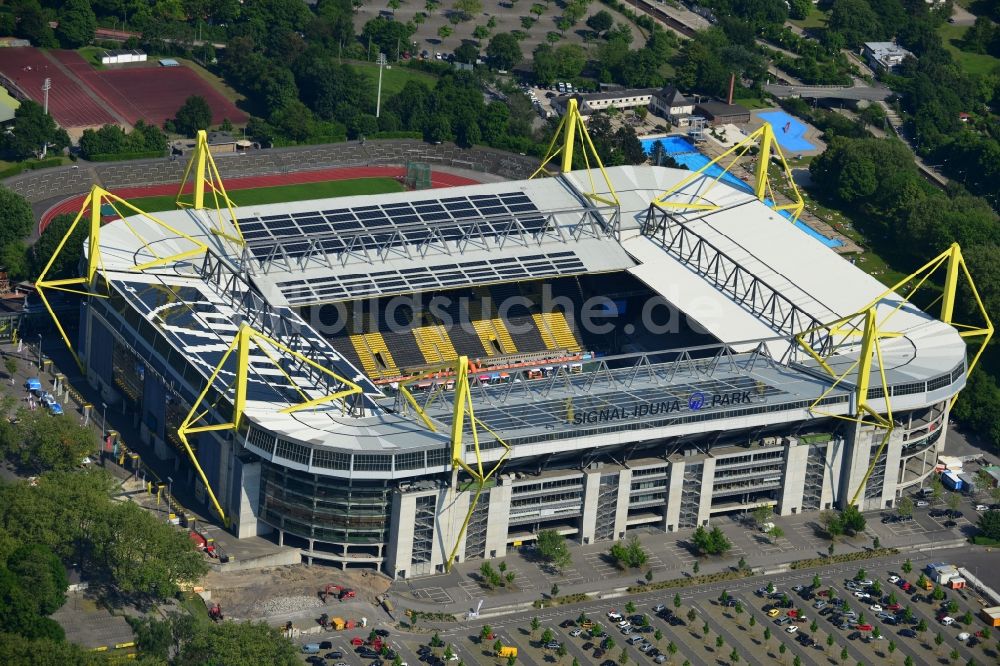 Dortmund von oben - Arena des Borussia Borusseum , dem Stadion Signal Iduna Park in Dortmund im Bundesland Nordrhein-Westfalen