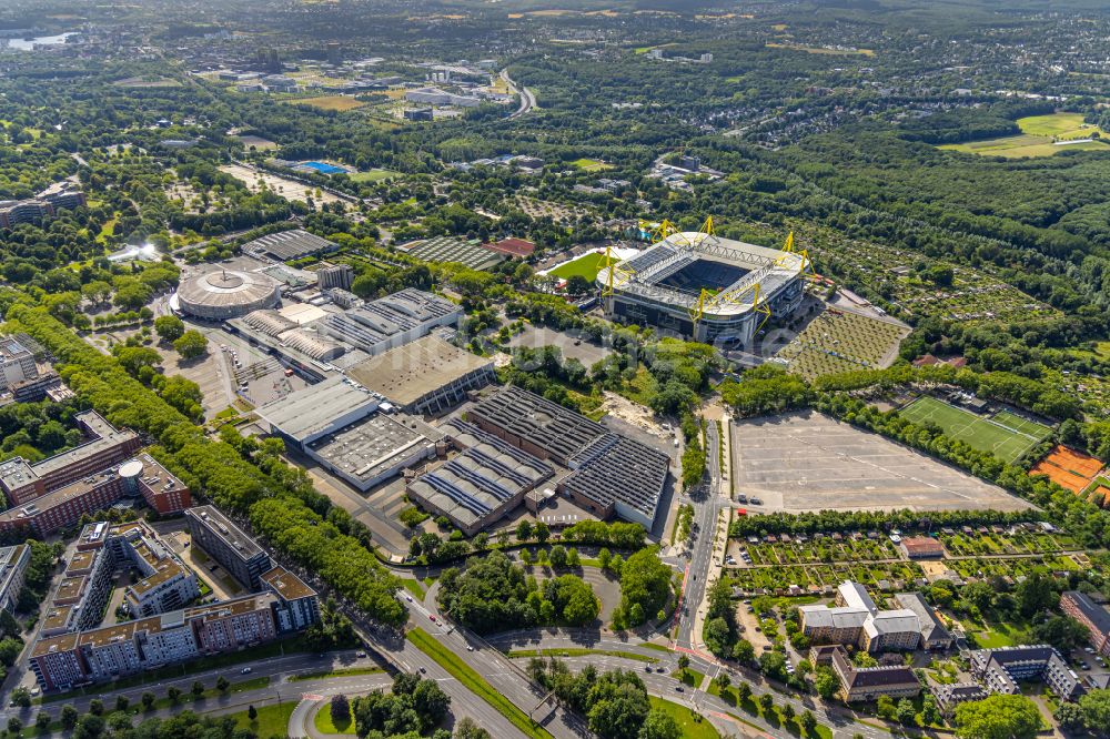 Luftaufnahme Dortmund - Arena des BVB - Stadion Signal Iduna Park in Dortmund im Bundesland Nordrhein-Westfalen, Deutschland