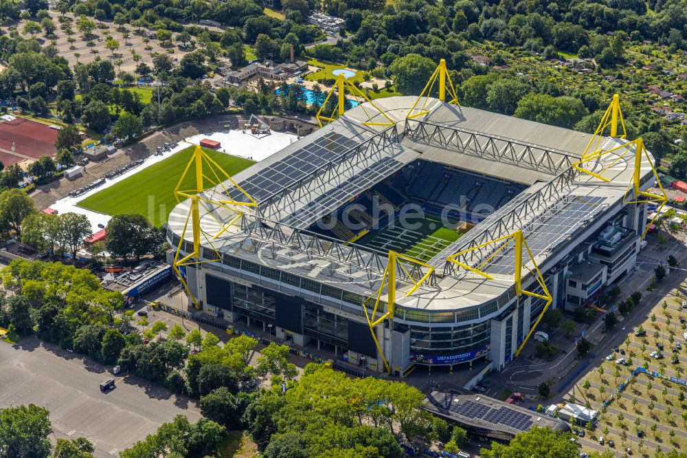 Dortmund von oben - Arena des BVB - Stadion Signal Iduna Park in Dortmund im Bundesland Nordrhein-Westfalen, Deutschland