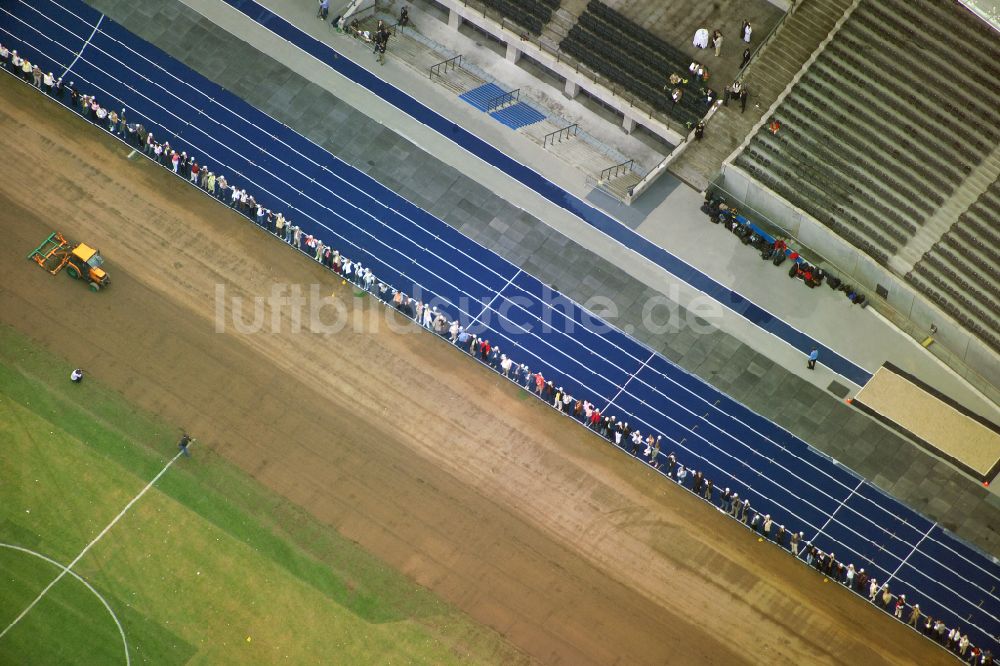 Berlin von oben - Arena des Stadion Olympiastadion in Berlin