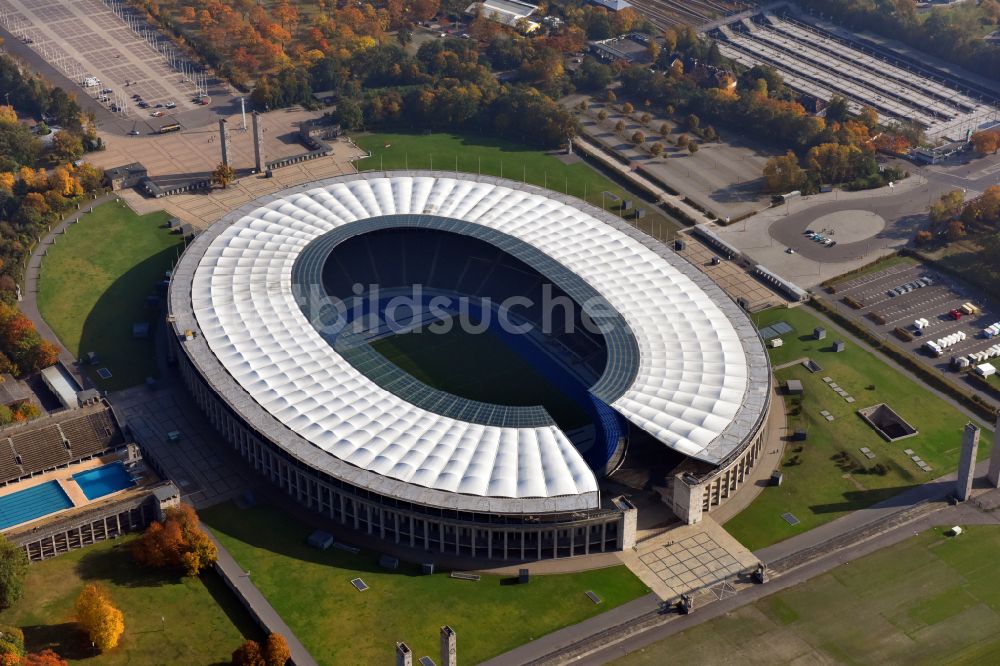 Luftaufnahme Berlin - Arena des Stadion Olympiastadion in Berlin