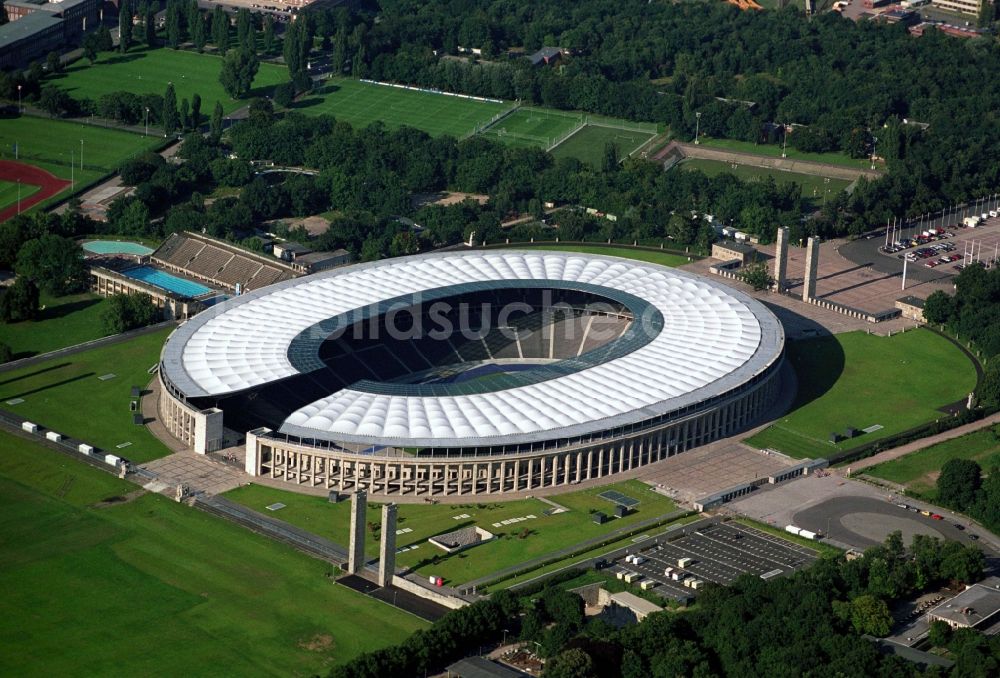 Luftaufnahme Berlin - Arena des Stadion Olympiastadion in Berlin