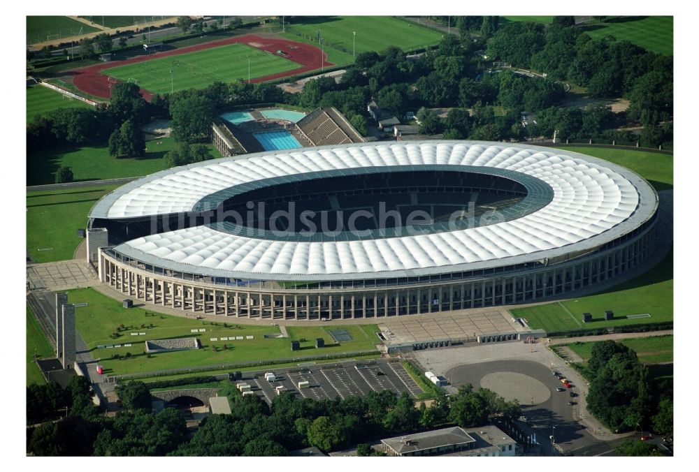 Luftbild Berlin - Arena des Stadion Olympiastadion in Berlin