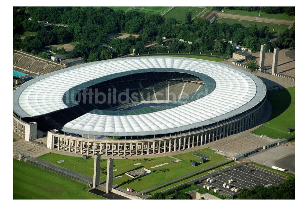 Luftaufnahme Berlin - Arena des Stadion Olympiastadion in Berlin