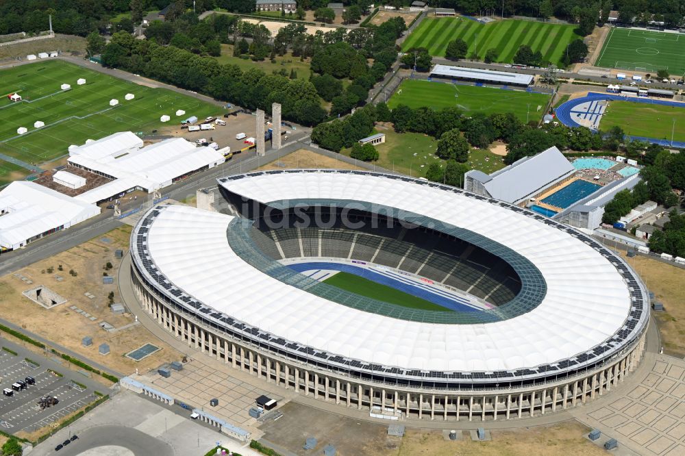 Berlin von oben - Arena des Stadion Olympiastadion in Berlin