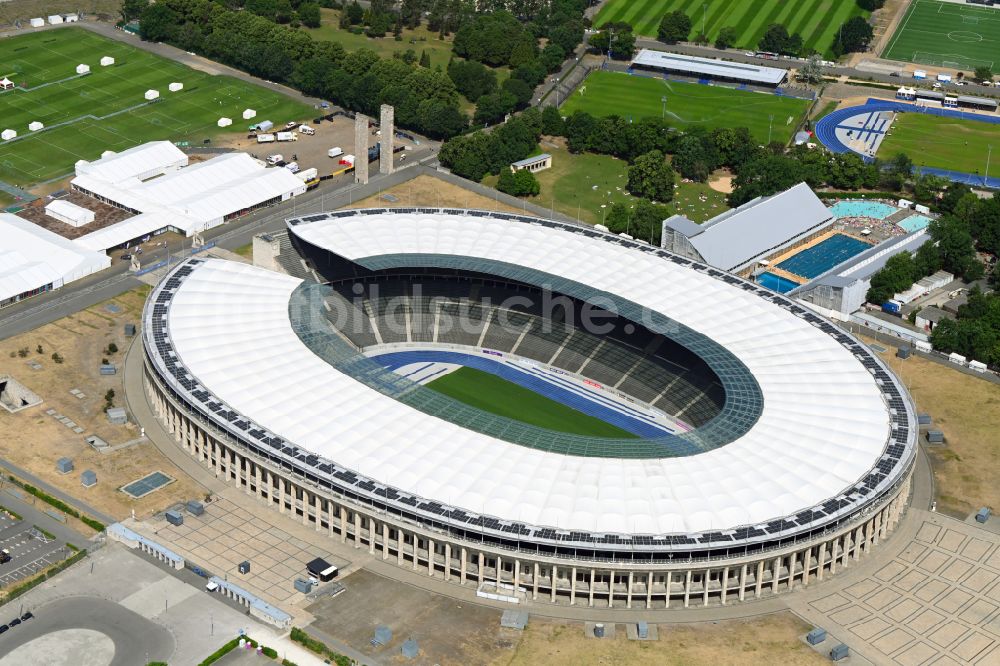 Berlin von oben - Arena des Stadion Olympiastadion in Berlin