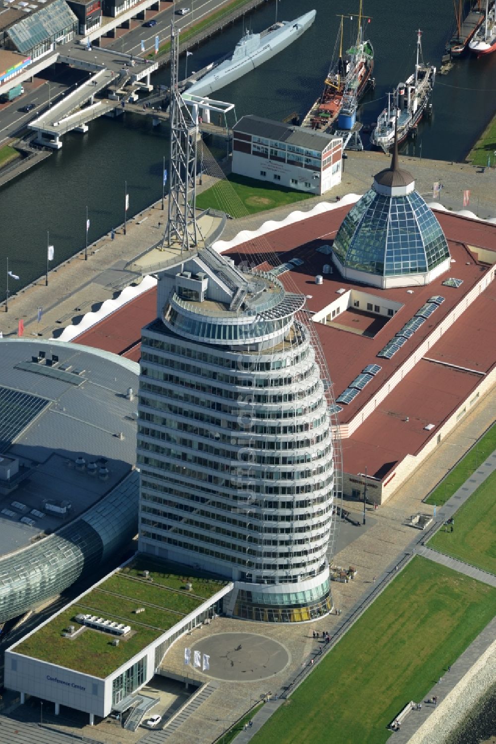 Bremerhaven aus der Vogelperspektive: Atlantic Hotel Sail City und Klimahaus in Bremerhaven im Bundesland Bremen