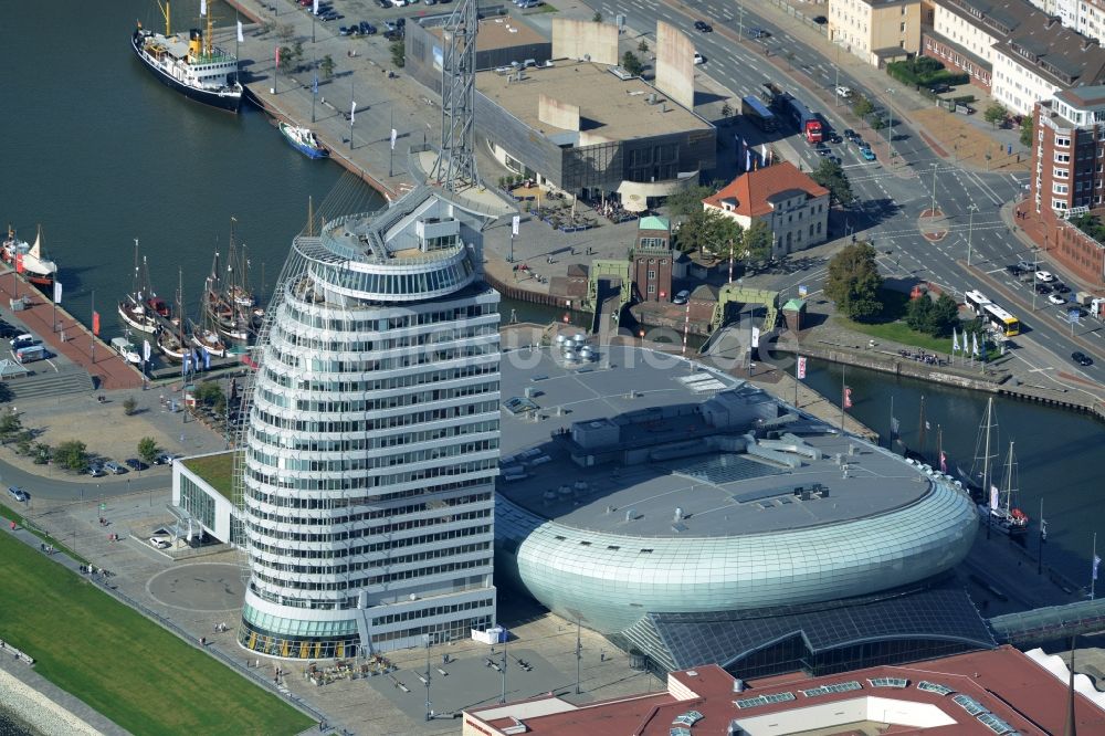 Bremerhaven aus der Vogelperspektive: Atlantic Hotel Sail City und Klimahaus in Bremerhaven im Bundesland Bremen