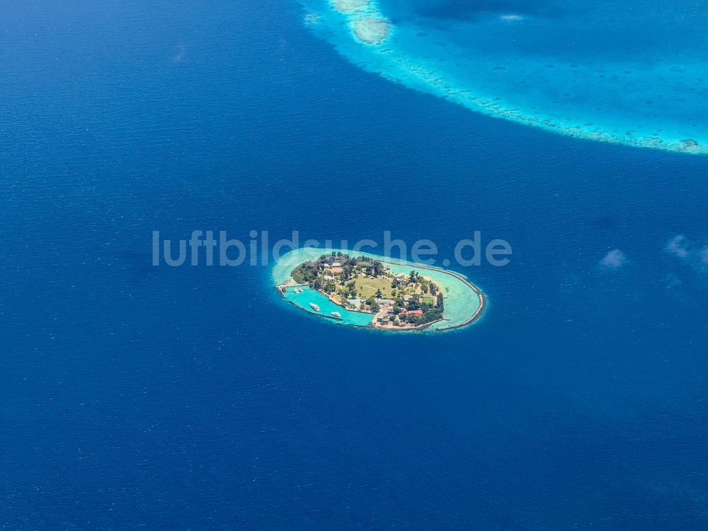 Luftaufnahme Himmafushi - Atoll an der Wasseroberfläche Aarah in Himmafushi in Kaafu Atoll, Malediven