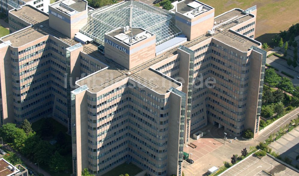 Frankfurt am Main aus der Vogelperspektive: Atricom Bürohaus in Frankfurt-Niederrad