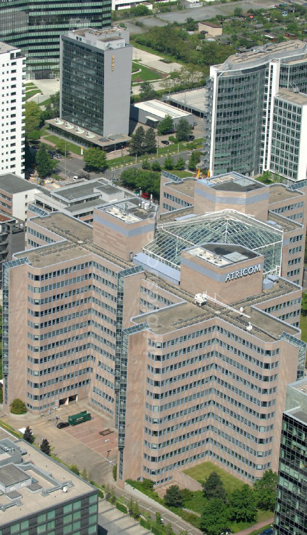 Luftbild Frankfurt am Main - Atricom Bürohaus in Frankfurt-Niederrad