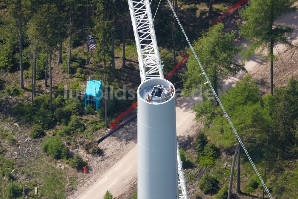 Luftbild Gutsbezirk Kaufunger Wald - Aufbau von Windenergieanlagen (WEA) - Windrad- im Gutsbezirk Kaufunger Wald im Bundesland Hessen