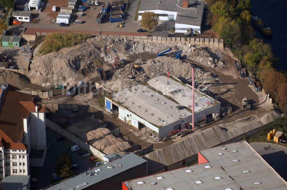 Luftbild Berlin - Aufbereitungsstätte / Lagerplatz von künstlischem Gestein