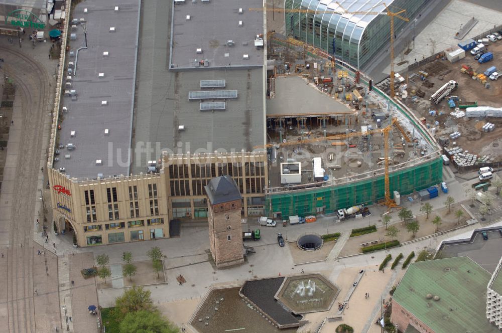 Luftbild Chemnitz - Aufstockung des Einkauszentrums Galerie Roter Turm in der Chemnitzer Innenstadt