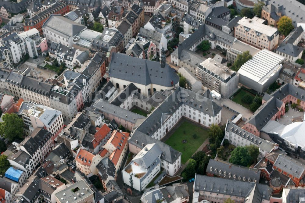 Mainz von oben - Augustinerkirche und Priesterseminar in der Altstadt von Mainz im Bundesland Rheinland-Pfalz