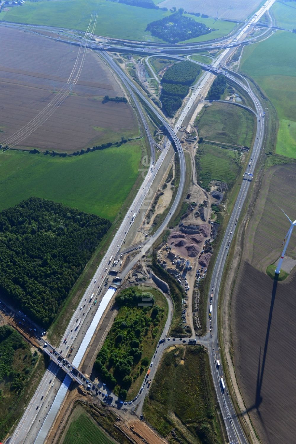 Schwanebeck aus der Vogelperspektive: Aus- und Umbauarbeiten am Autobahndreieck AD Schwanebeck / Kreuz Barnim an der Autobahn A10 und A11 bei Schwanebeck in Brandenburg