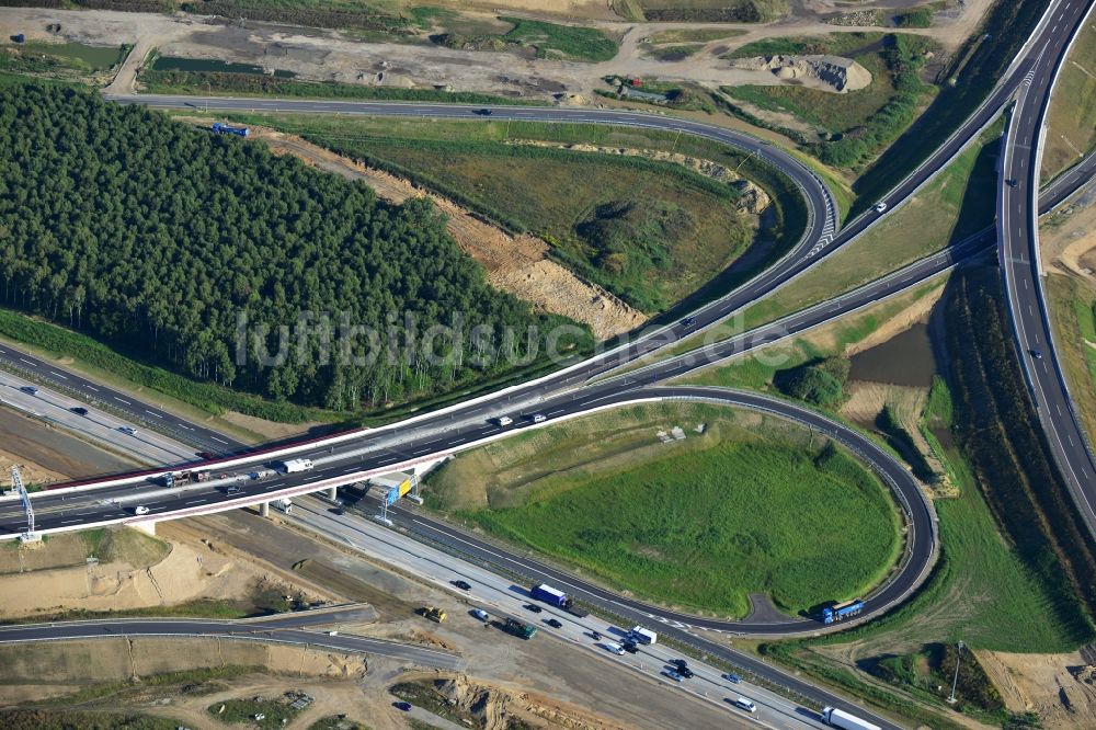 Luftaufnahme Schwanebeck - Aus- und Umbauarbeiten am Autobahndreieck AD Schwanebeck / Kreuz Barnim an der Autobahn A10 und A11 bei Schwanebeck in Brandenburg