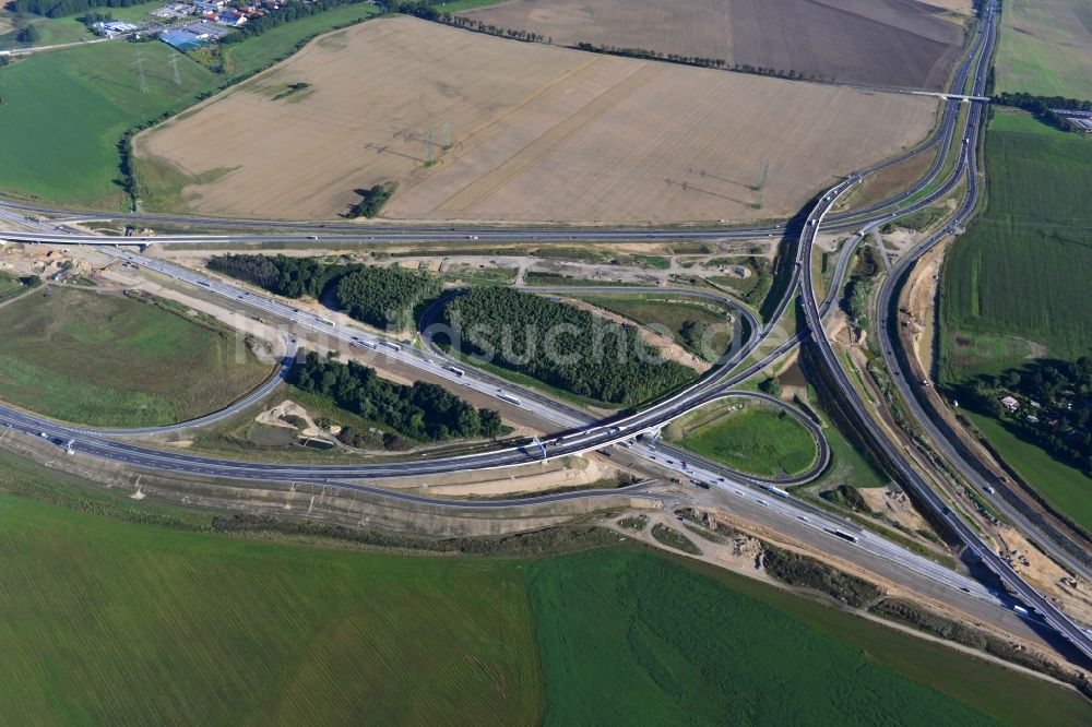 Luftaufnahme Schwanebeck - Aus- und Umbauarbeiten am Autobahndreieck AD Schwanebeck / Kreuz Barnim an der Autobahn A10 und A11 bei Schwanebeck in Brandenburg