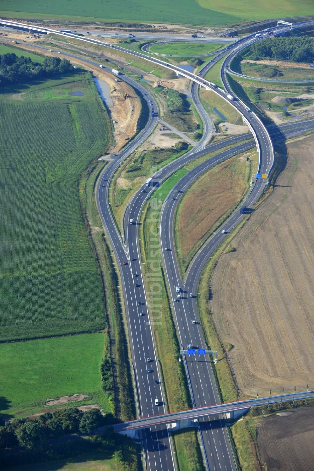 Schwanebeck von oben - Aus- und Umbauarbeiten am Autobahndreieck AD Schwanebeck / Kreuz Barnim an der Autobahn A10 und A11 bei Schwanebeck in Brandenburg