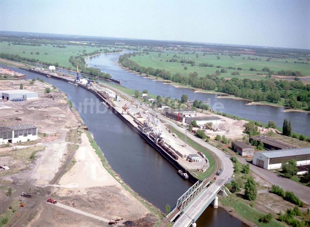 Luftbild Magdeburg / Sachsen - Anhalt - Ausbau des Abstiegskanales am Binnenhafen Magdeburg in Sachsen - Anhalt