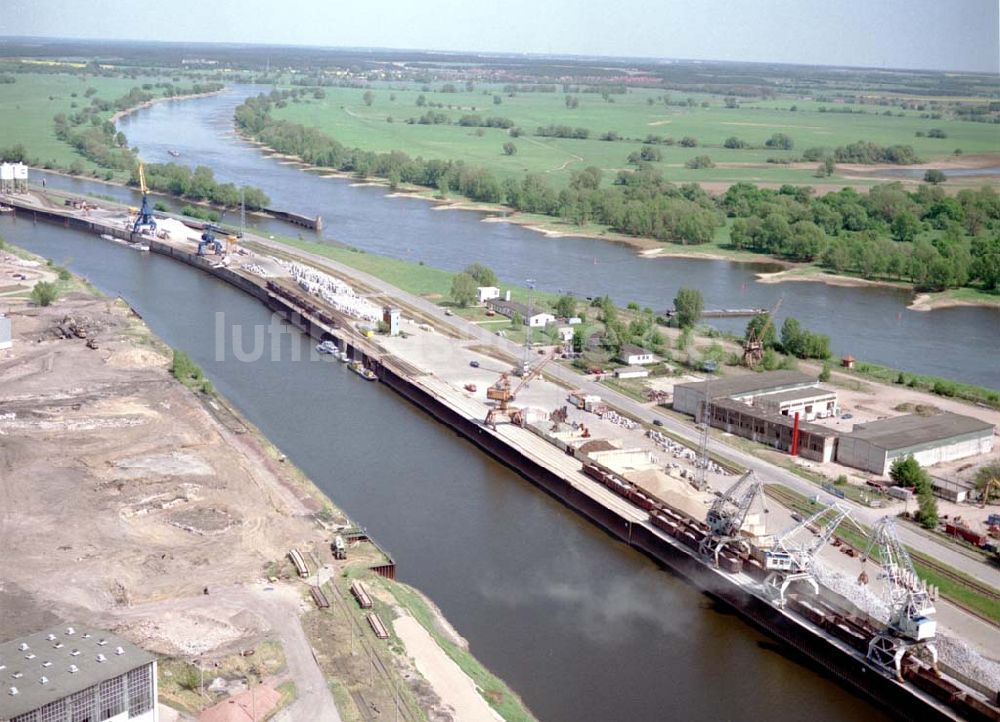 Luftaufnahme Magdeburg / Sachsen - Anhalt - Ausbau des Abstiegskanales am Binnenhafen Magdeburg in Sachsen - Anhalt