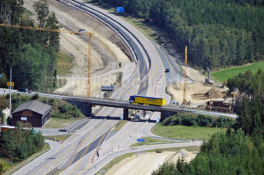 Dittersdorf von oben - Ausbau- Arbeiten und Baustellen an der Streckenführung der BAB Bundesautobahn A9 bei Dittersdorf in Thüringen