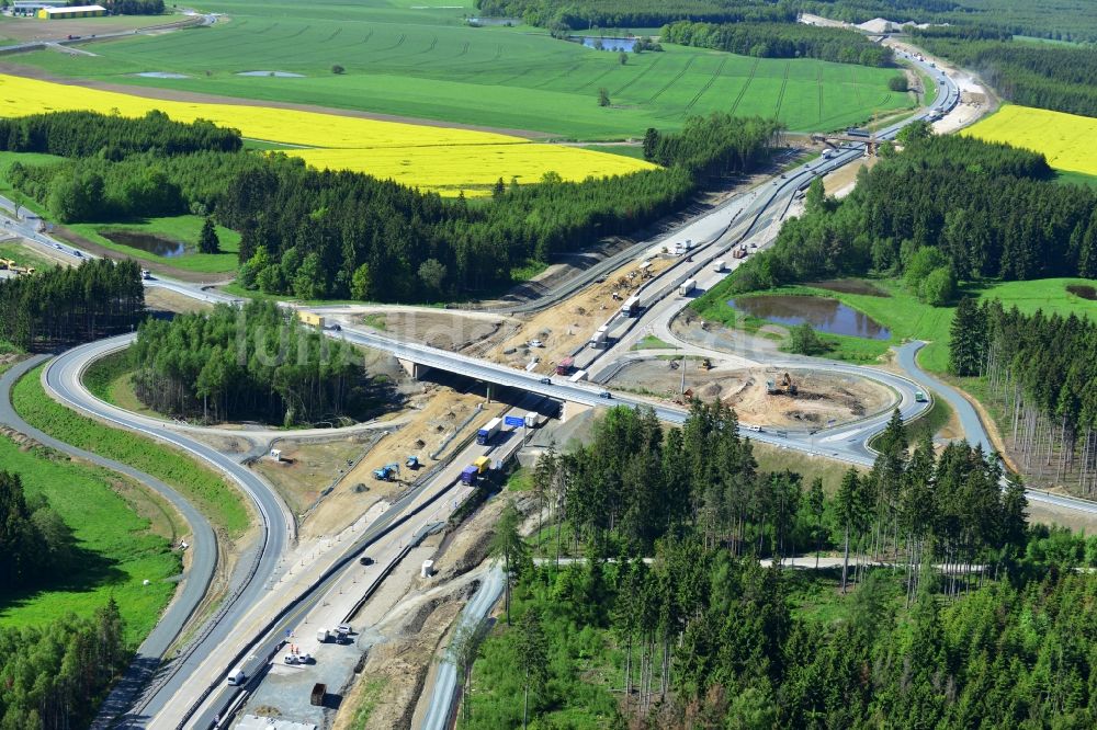 Dittersdorf von oben - Ausbau- Arbeiten und Baustellen an der Streckenführung der BAB Bundesautobahn A9 bei Dittersdorf in Thüringen