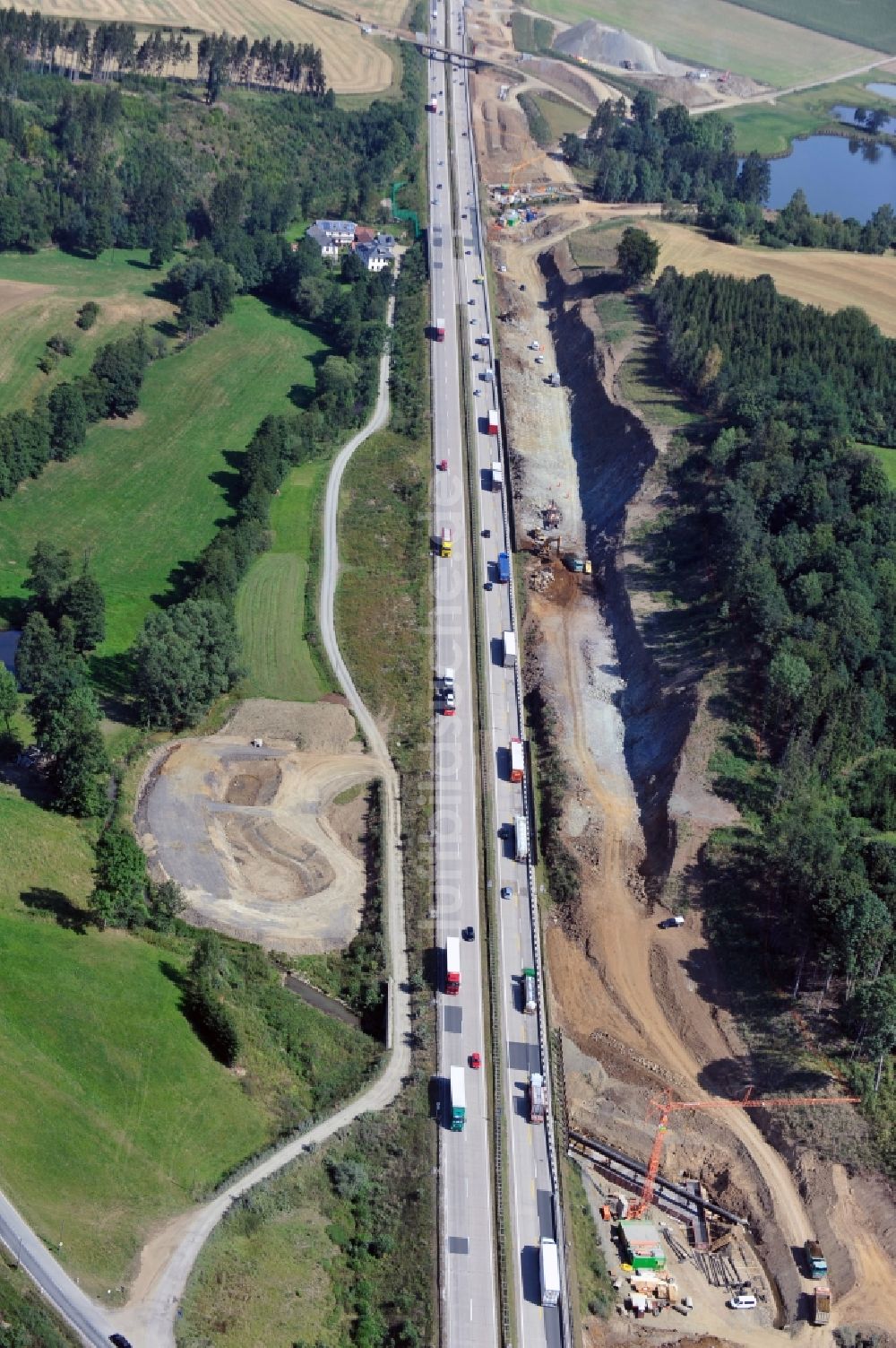 Görkwitz aus der Vogelperspektive: Ausbau- Arbeiten und Baustellen an der Streckenführung der BAB Bundesautobahn A9 bei Görkwitz in Thüringen