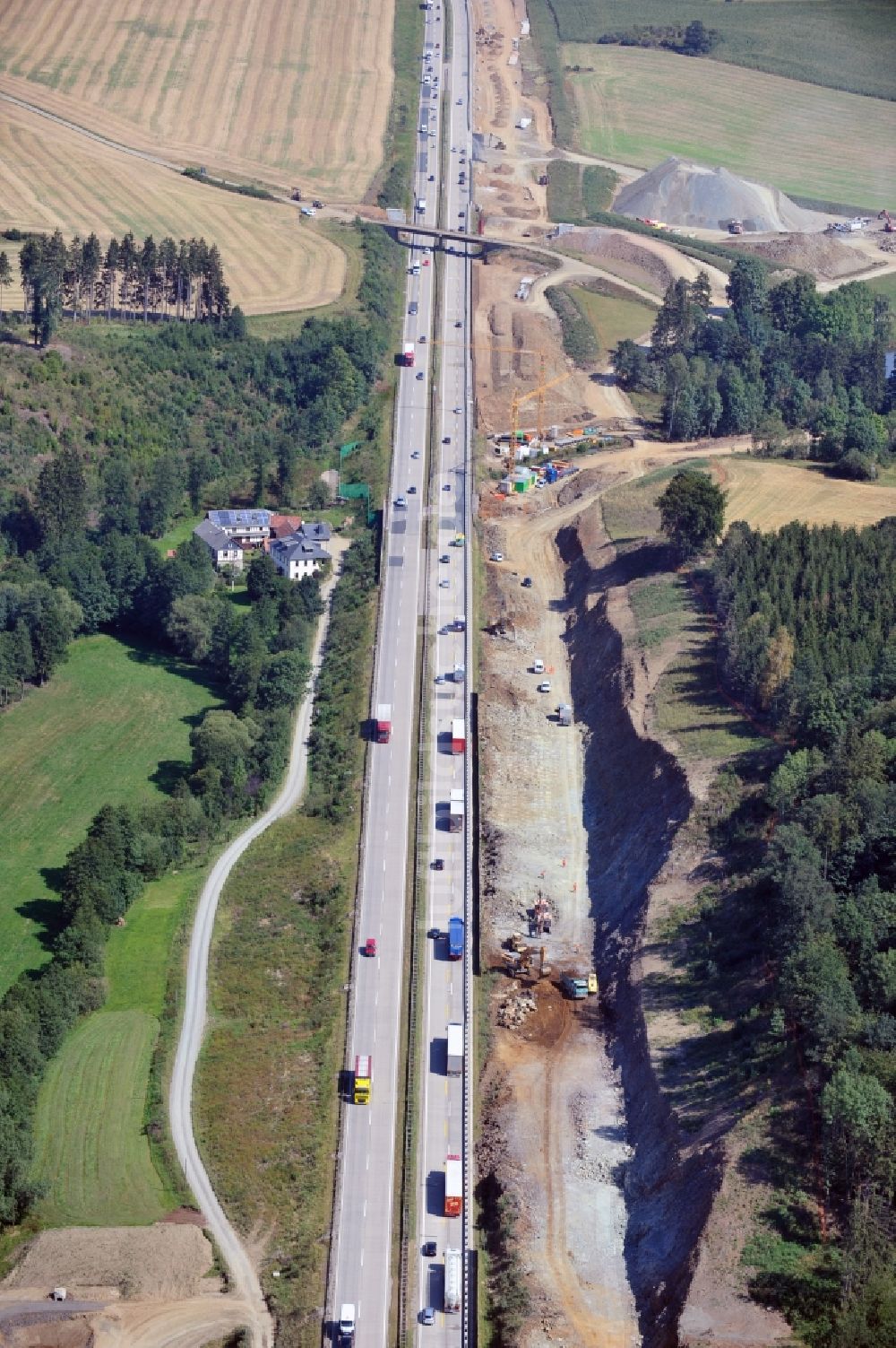 Luftbild Görkwitz - Ausbau- Arbeiten und Baustellen an der Streckenführung der BAB Bundesautobahn A9 bei Görkwitz in Thüringen