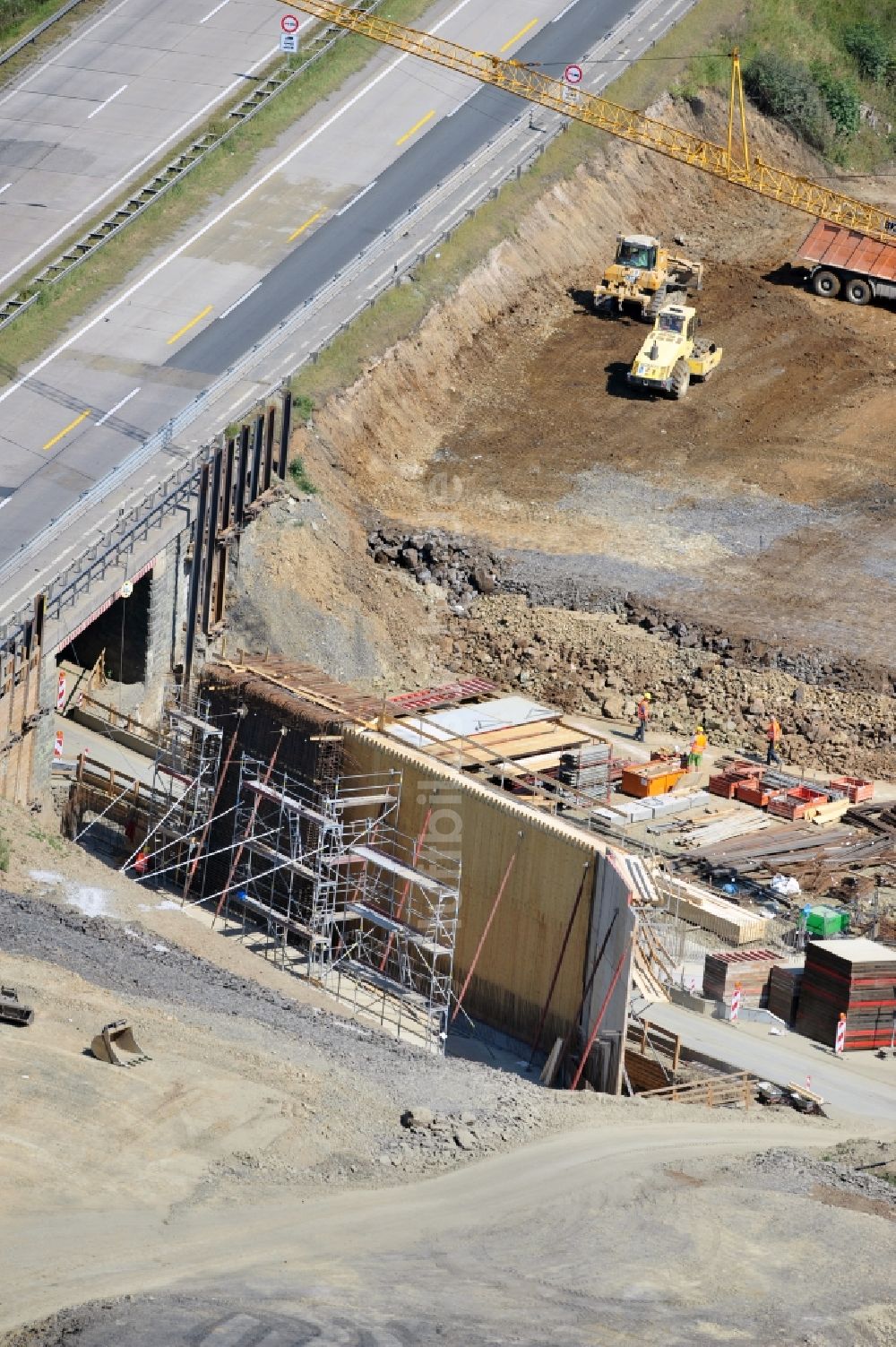 Luftaufnahme Görkwitz - Ausbau- Arbeiten und Baustellen an der Streckenführung der BAB Bundesautobahn A9 bei Görkwitz in Thüringen