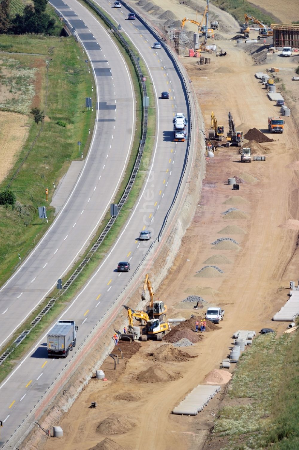 Luftaufnahme Görkwitz - Ausbau- Arbeiten und Baustellen an der Streckenführung der BAB Bundesautobahn A9 bei Görkwitz in Thüringen