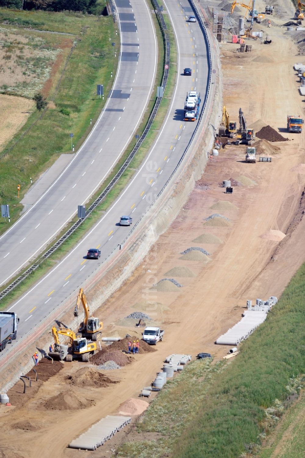 Görkwitz von oben - Ausbau- Arbeiten und Baustellen an der Streckenführung der BAB Bundesautobahn A9 bei Görkwitz in Thüringen