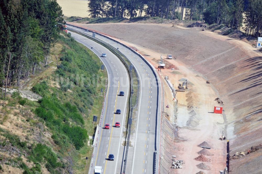 Luftaufnahme Köthnitz - Ausbau- Arbeiten und Baustellen an der Streckenführung der BAB Bundesautobahn A9 bei Köthnitz in Thüringen