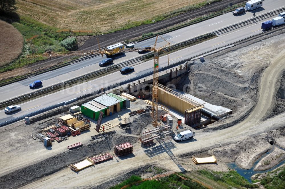 Köthnitz von oben - Ausbau- Arbeiten und Baustellen an der Streckenführung der BAB Bundesautobahn A9 bei Köthnitz in Thüringen