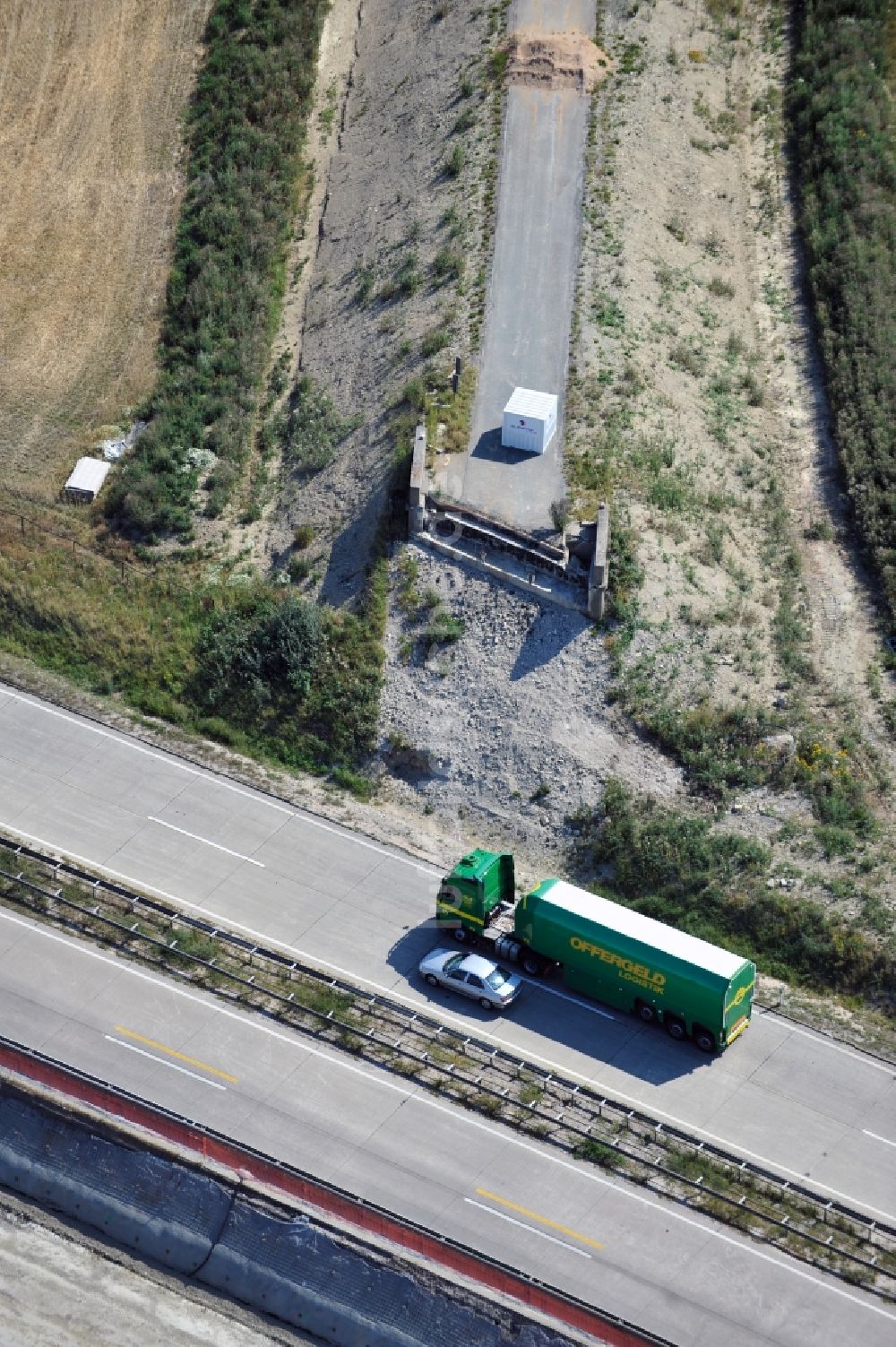 Köthnitz von oben - Ausbau- Arbeiten und Baustellen an der Streckenführung der BAB Bundesautobahn A9 bei Köthnitz in Thüringen