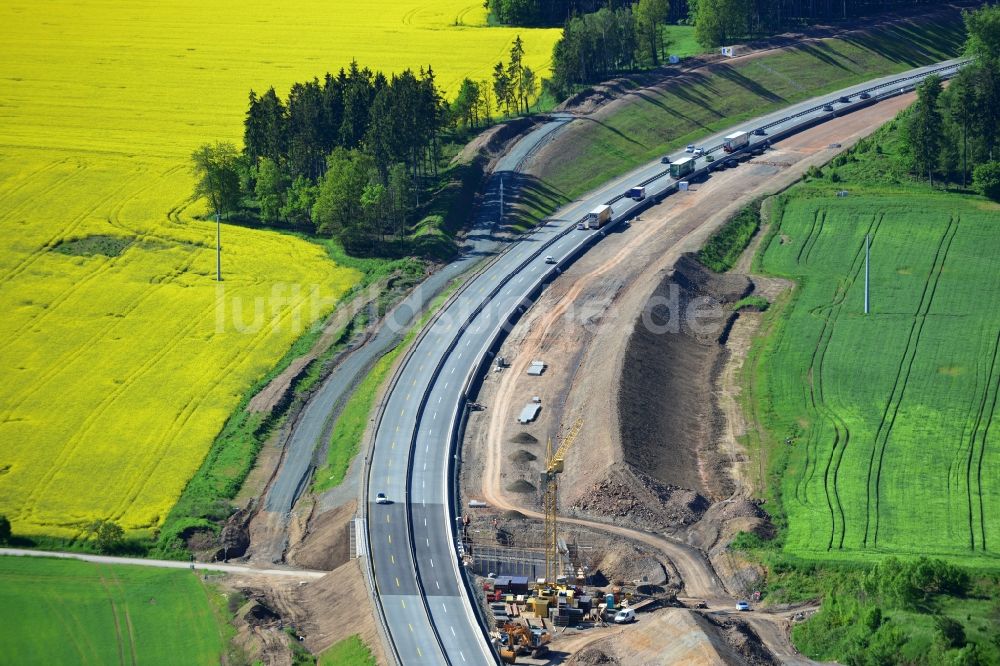 Lemnitz von oben - Ausbau- Arbeiten und Baustellen an der Streckenführung der BAB Bundesautobahn A9 bei Lemnitz in Thüringen