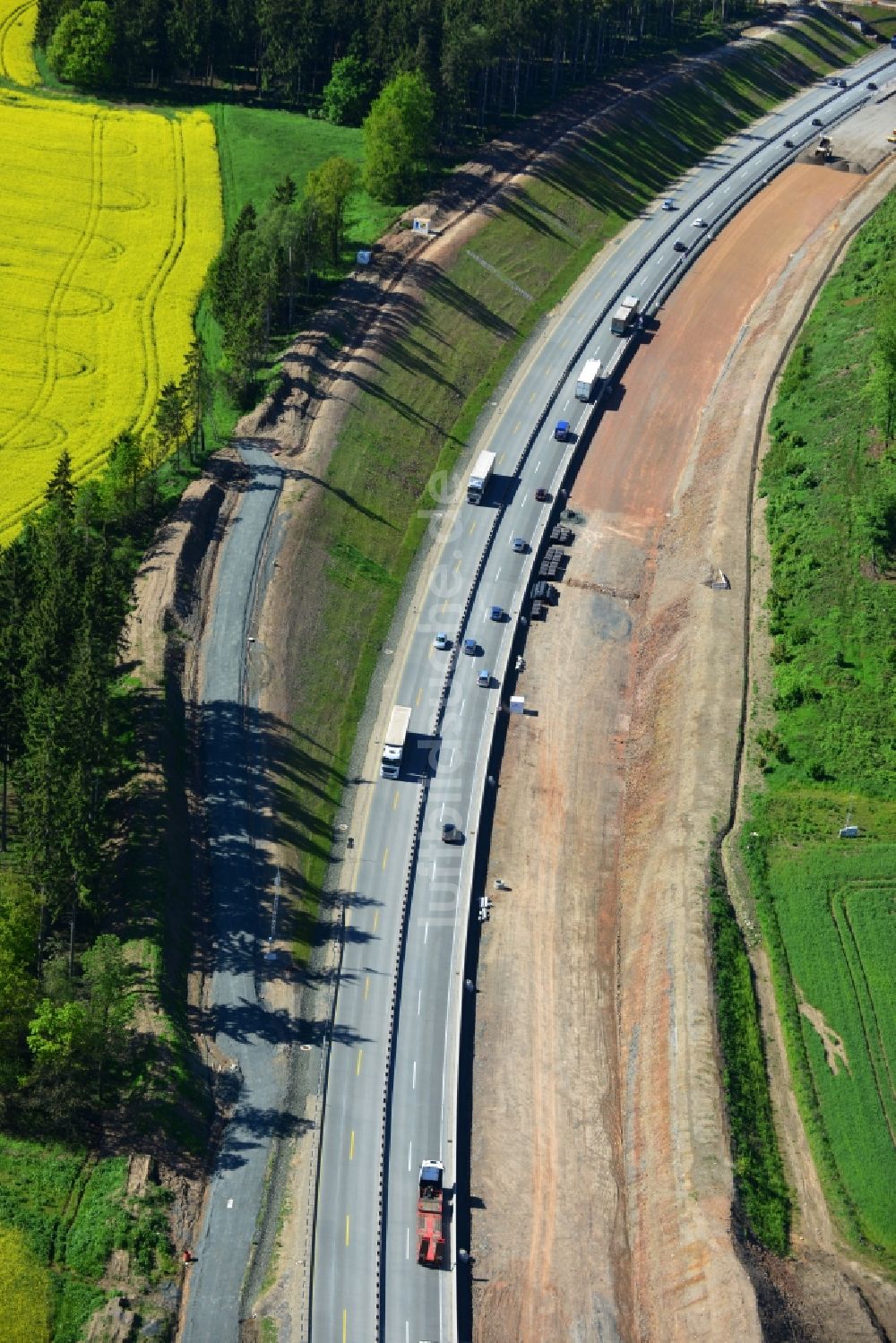 Lemnitz von oben - Ausbau- Arbeiten und Baustellen an der Streckenführung der BAB Bundesautobahn A9 bei Lemnitz in Thüringen